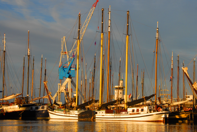 Die GROTE BEER am Vorabend des Rennens im Hafen von Harlingen am 19. Oktober 2018 &copy; Andreas Zedler
